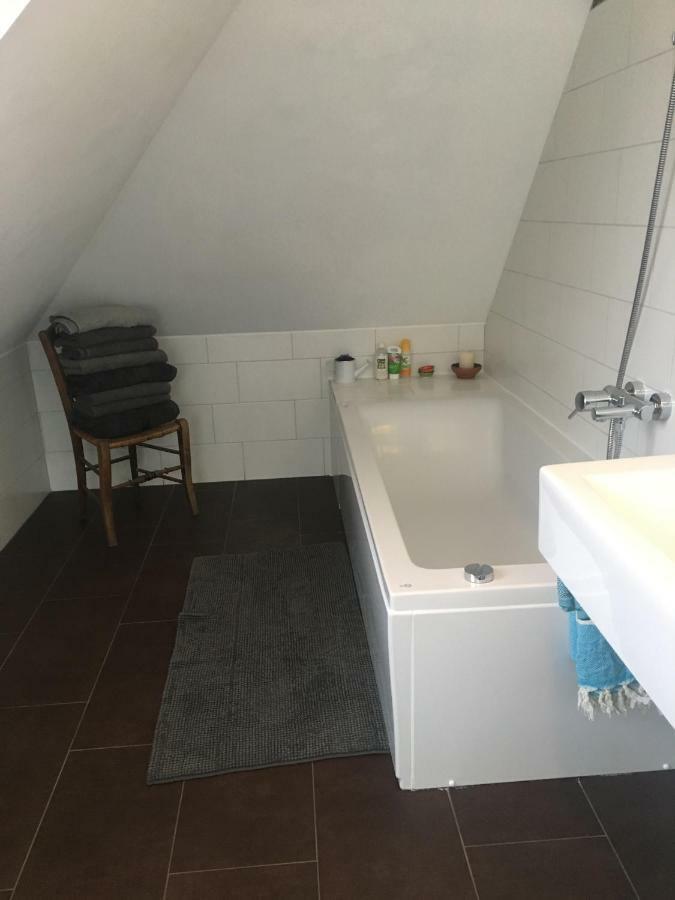 Helle Und Ruhige Dachgeschosswohnung Monachium Zewnętrze zdjęcie