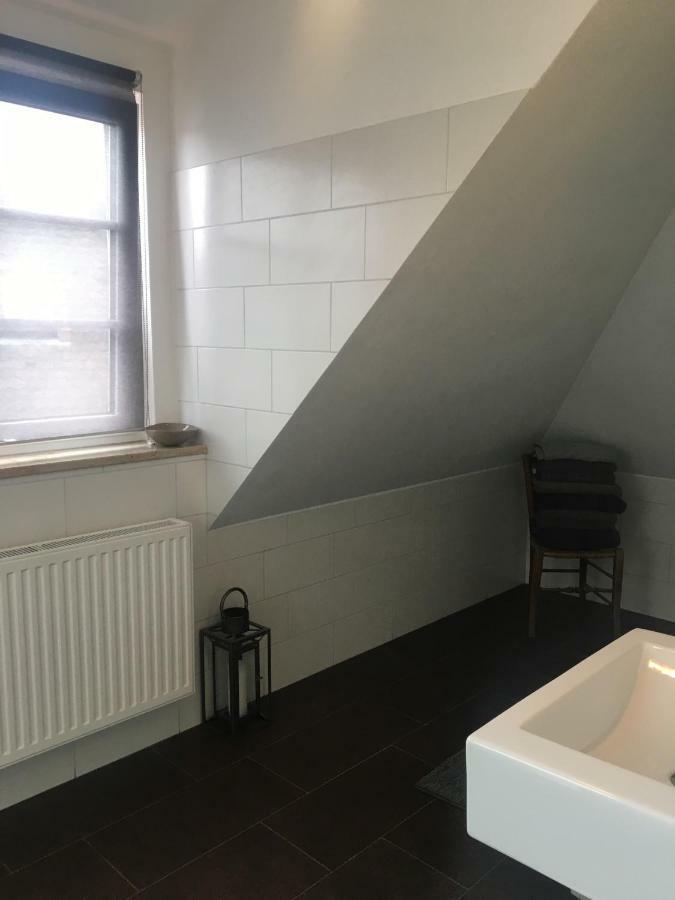 Helle Und Ruhige Dachgeschosswohnung Monachium Zewnętrze zdjęcie